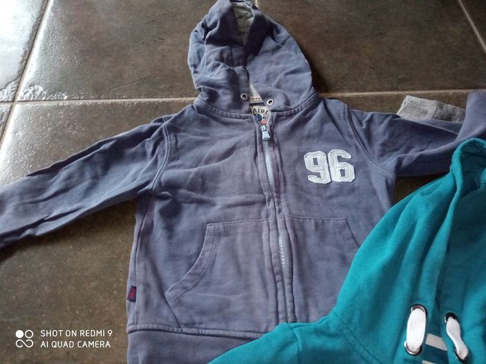 Lot 3 gilets 2 ans - photo numéro 4