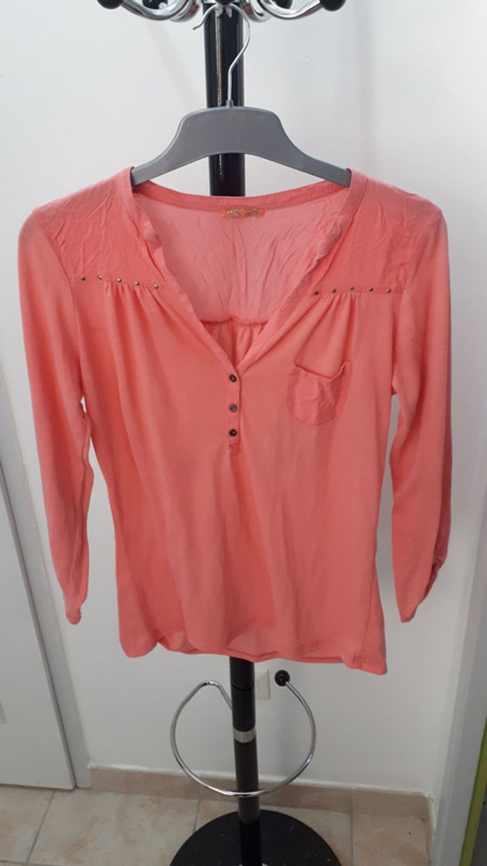 T shirt rose manches longues avec petits clous taille M