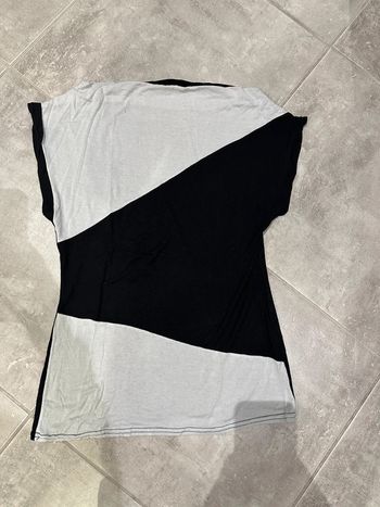 T shirt équivalent taille M