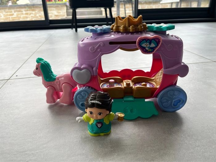 Vtech tut tut copains, le carrosse enchanté et jade la princesse