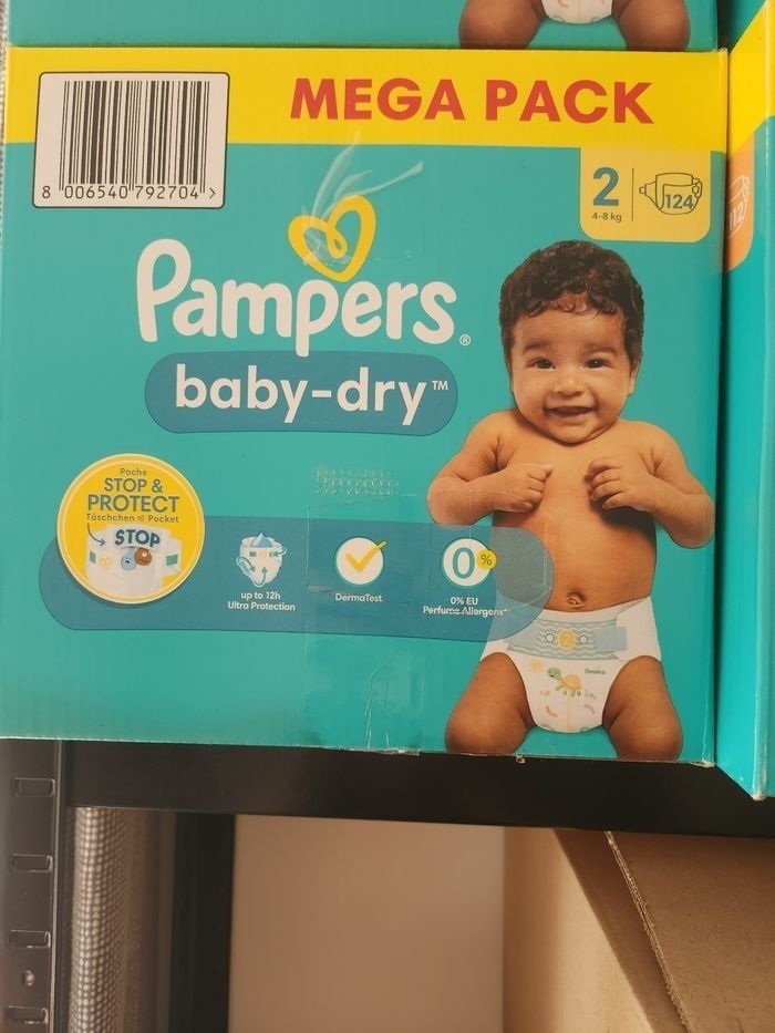 Carton mega pack Pampers taille 2