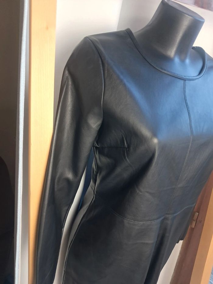 Les petites bombes robe simili T.36 neuve - photo numéro 2