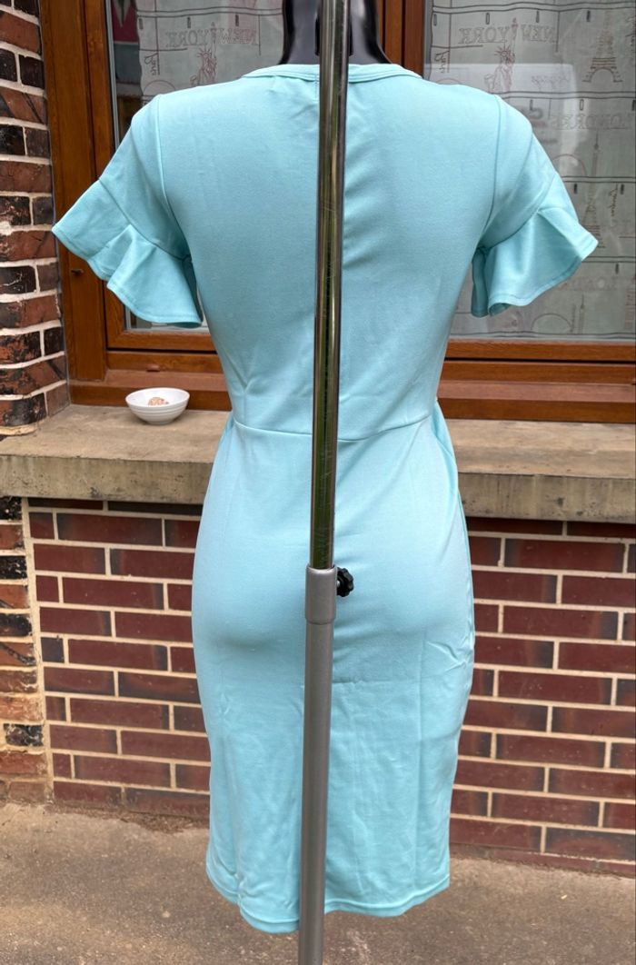 🩵 Robe Moulante Body Illusion Avon – Taille 36/38 - photo numéro 3
