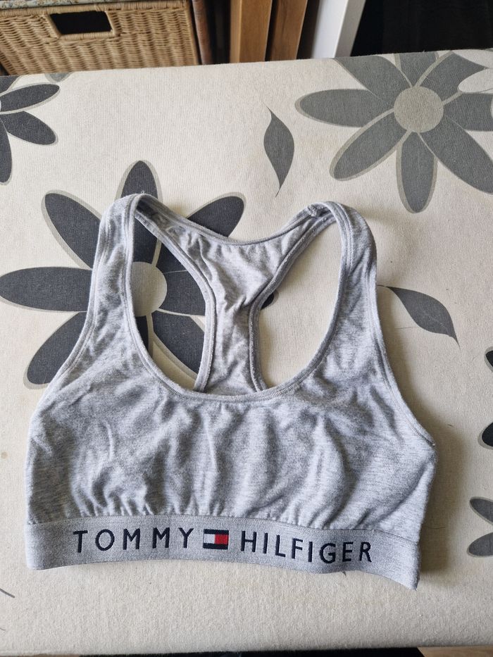 Brassière tommy