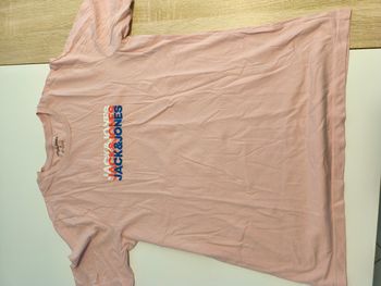 Tee shirt
