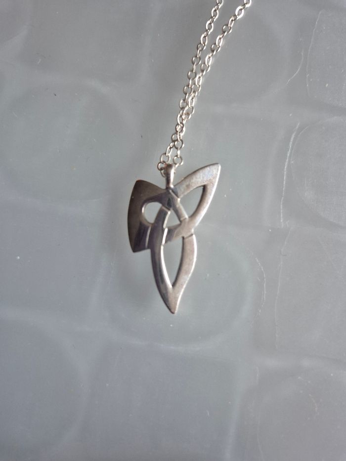 Chaîne avec pendentif fantaisie,  TBE 📿 - photo numéro 3