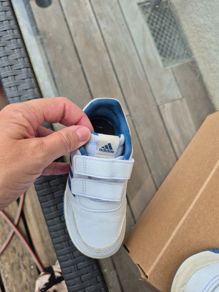 Baskets adidas 25 - photo numéro 3