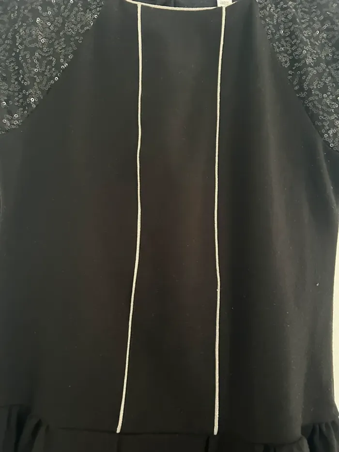Robe noire - photo numéro 3