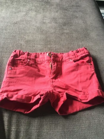 Short enfant rouge