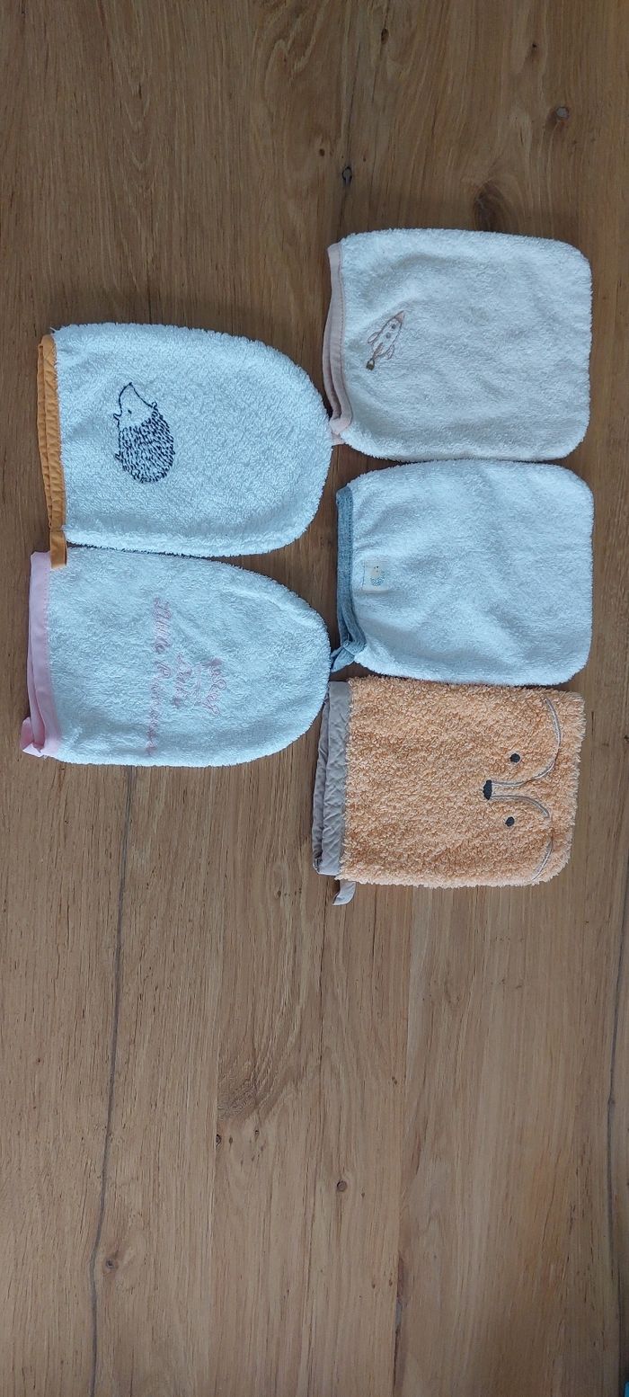 Lot de 5 gants.
