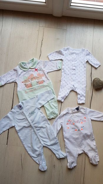 Lot de 4 pyjamas coton mi saison fille 1mois
