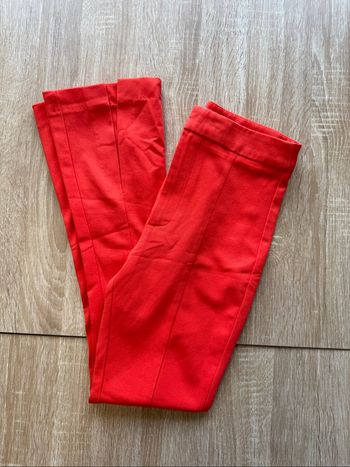 Pantalon cintré et bas ouvert rouge bershka taille 32 XXS