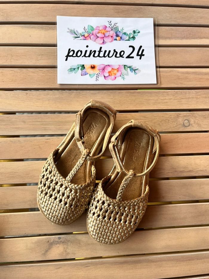 Sandales dorées Zara 24