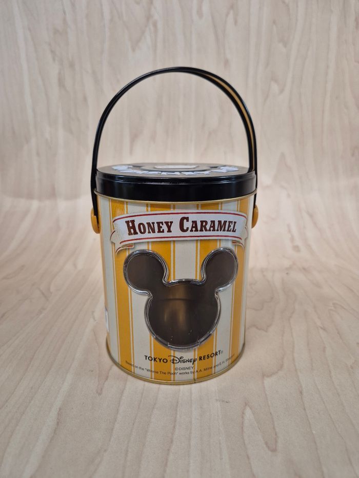 Boite métal Tokyo Disney Resort : Winnie l'ourson occaz