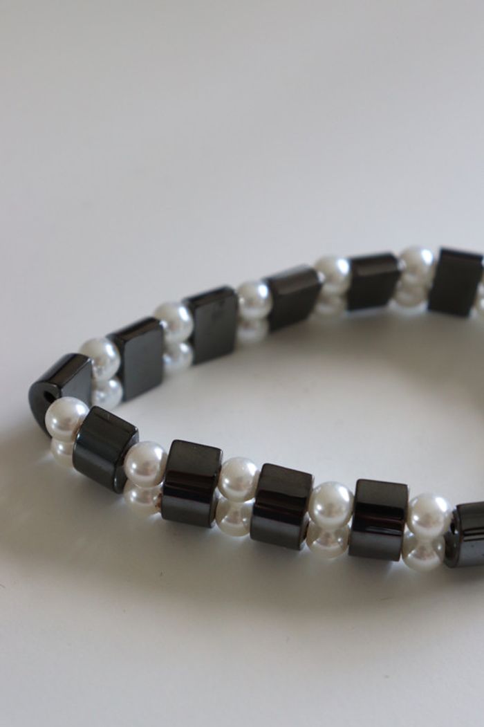 Bracelet noir et blanc - photo numéro 5