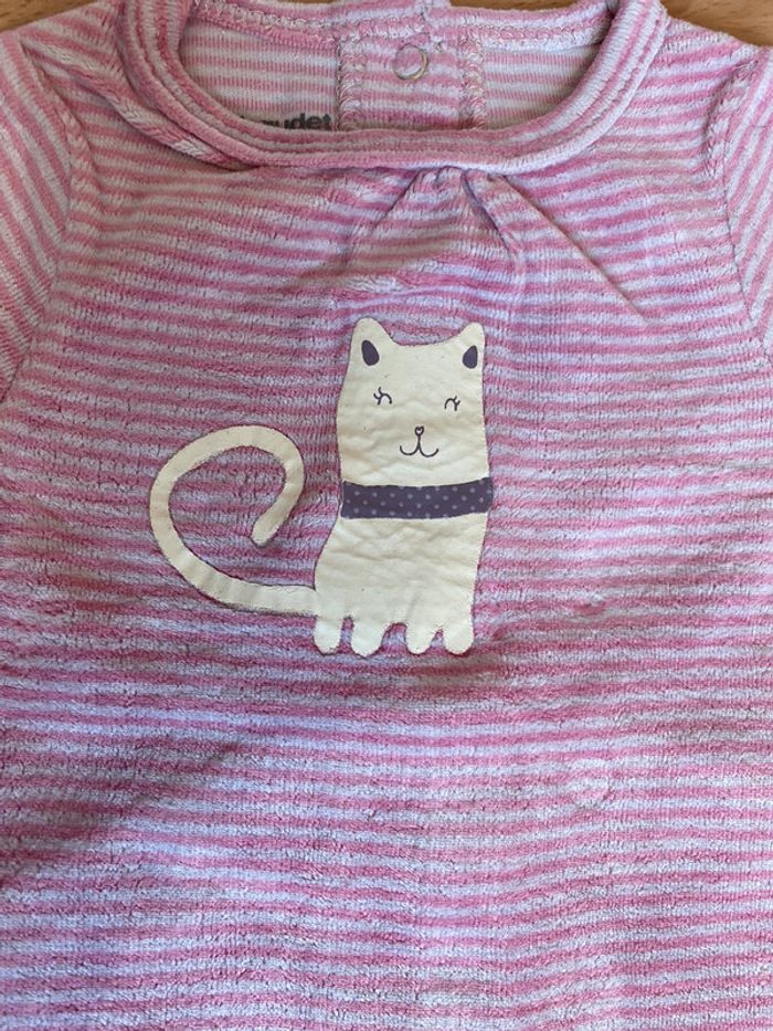 Beau pyjama/grenouillère Vertbaudet à rayures T. 1 mois/54 cm fille TBE - photo numéro 3