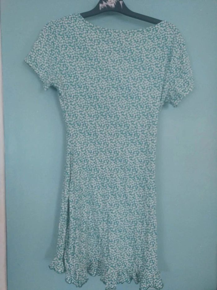 Robe fleurie pull and bear verte taille m - photo numéro 2