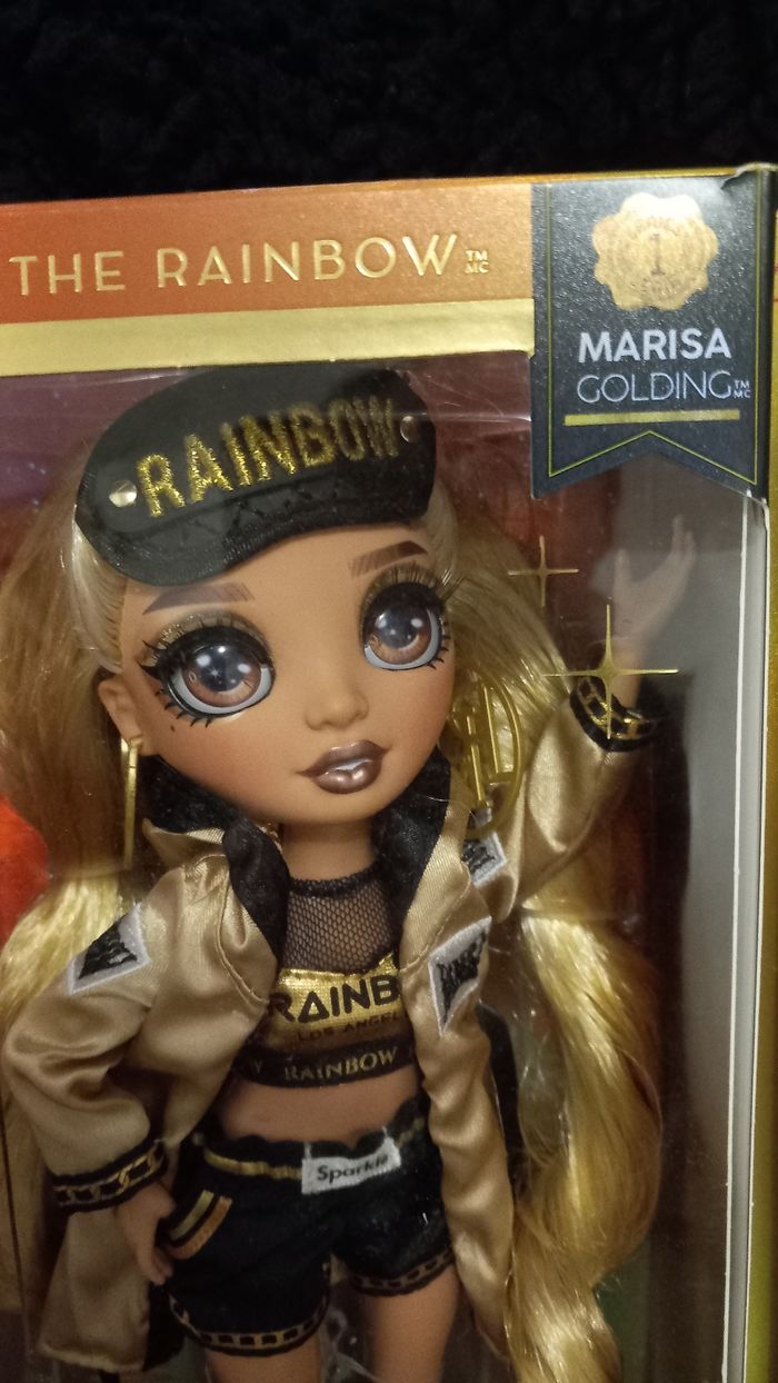 Poupée rainbow high édition spéciale Slumber Party Marisa Golding - photo numéro 3