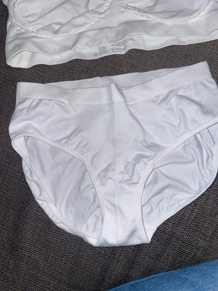 Brassière et culotte - photo numéro 3