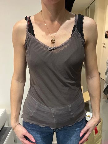 Débardeur violet fines bretelles