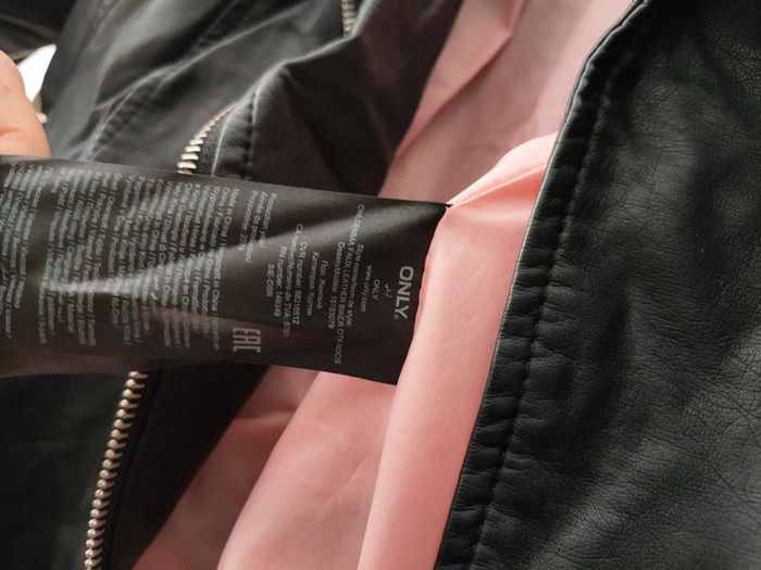 Veste en cuir synthétique perfecto ONLY onlgemma noir taille 40 L excellent état - photo numéro 3