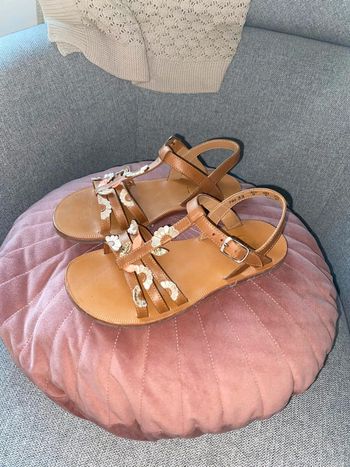 Sandale pom d’api taille 33