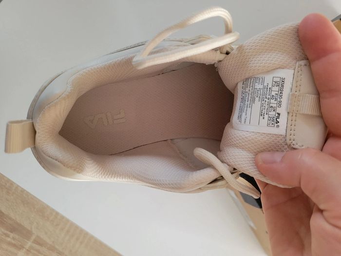 Baskets Fila neuve - photo numéro 5