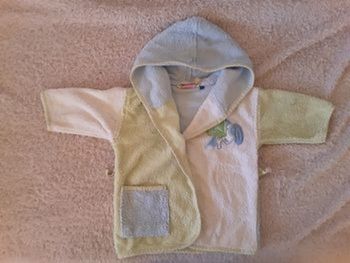 Peignoir 1 an
Cordon manquant