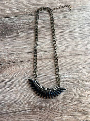 Collier doré noir