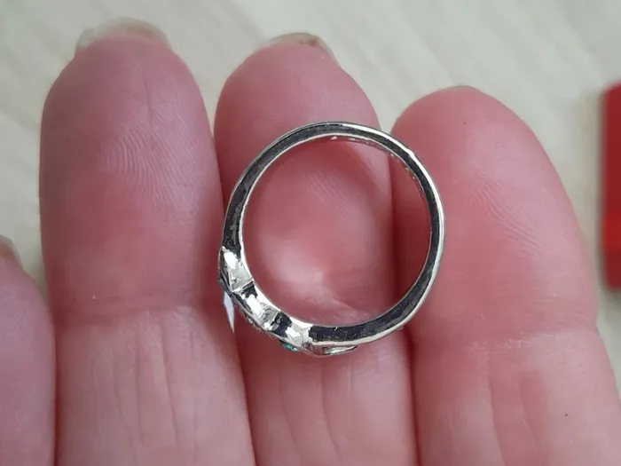 Bague avec strass transparents et bleus, taille 53 (doigts fins) - photo numéro 4