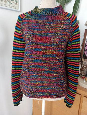 Pull handmade multicolore taille M estimée