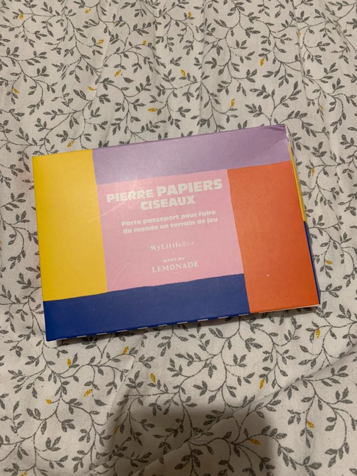 Pochette passeport - photo numéro 2
