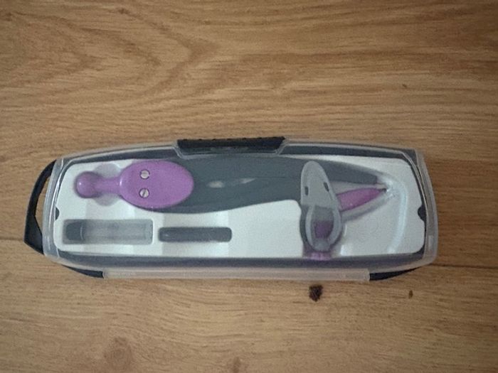 Calculatrice, compas et taille crayons pour la rentrée! - photo numéro 2
