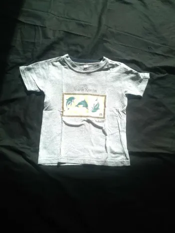 Tee shirt Fille 6 ans La Réunion