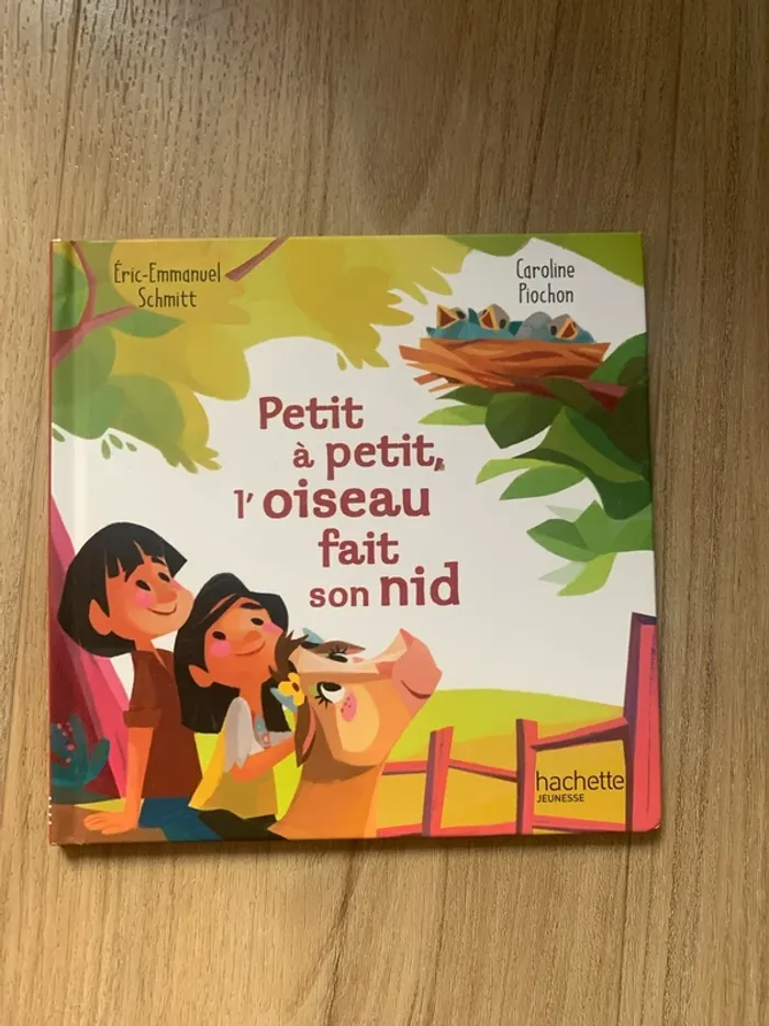 Petit à petit l’oiseau fait son nid