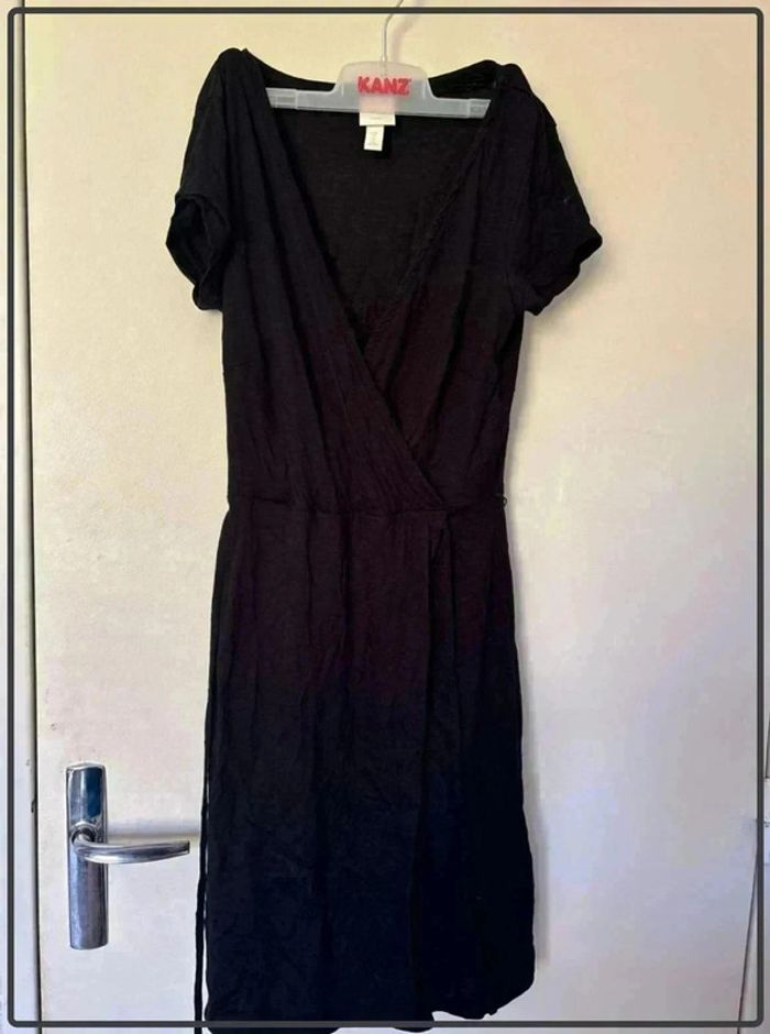Robe  noire  H&M  taille  xs - photo numéro 3