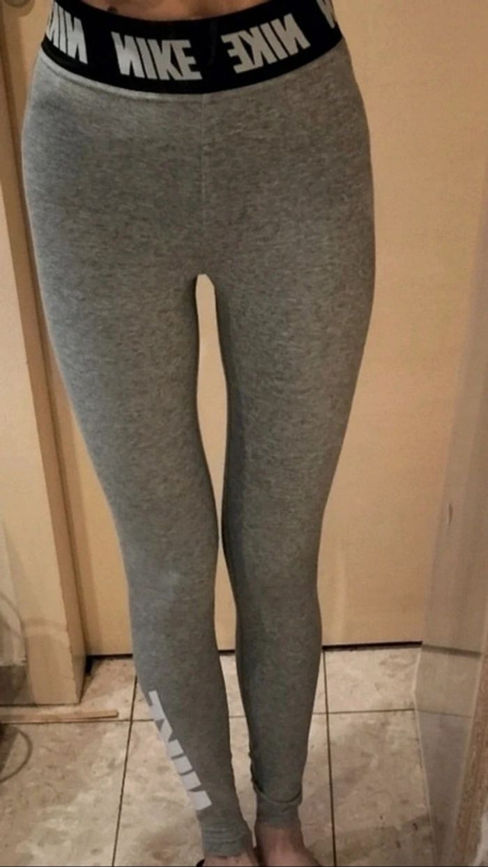 Legging "Nike" gris neuf - photo numéro 2
