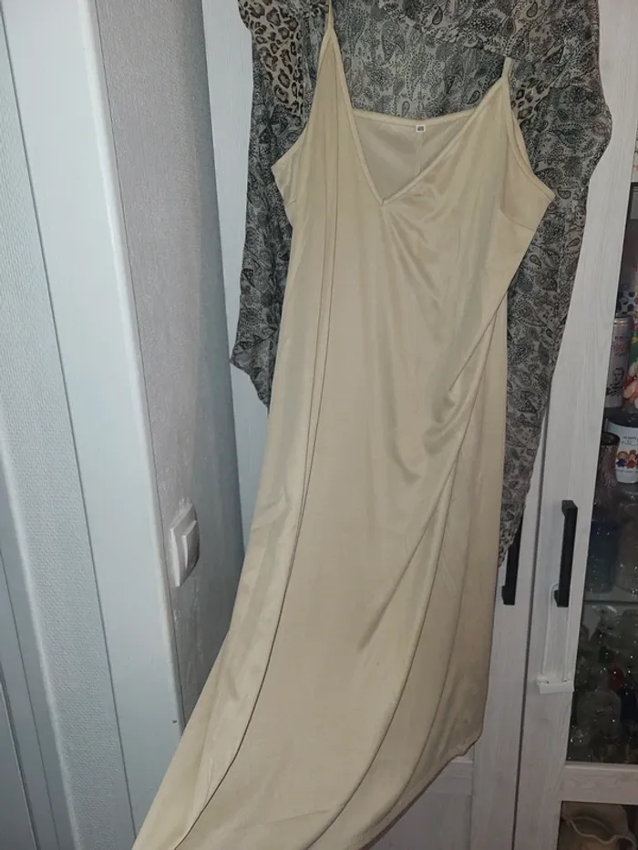 Robe longue voile. - photo numéro 9