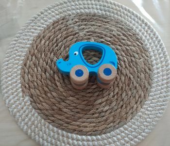 Jouet en bois véhicule éléphant