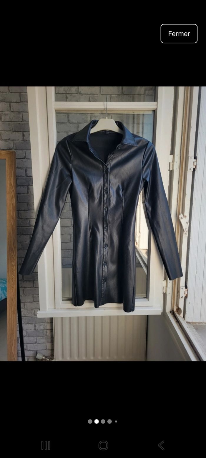 Robe cintrée en simili cuir - photo numéro 2
