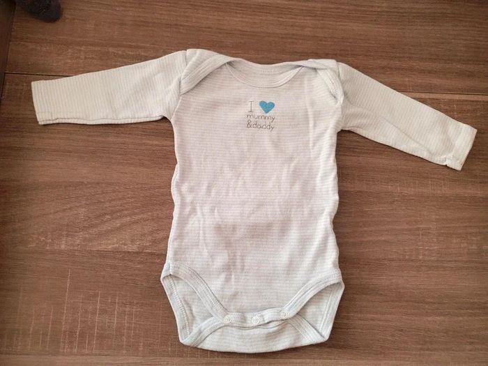 Lot de 13 bodies 3 mois - photo numéro 3