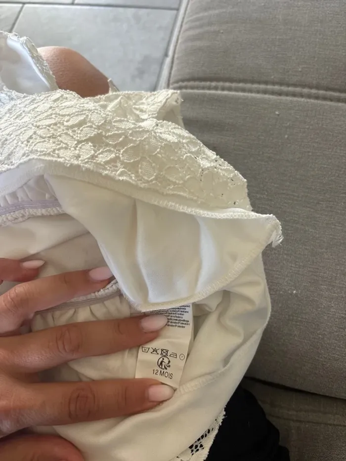Très jolie petite robe blanche - photo numéro 2