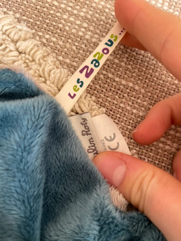 Peluche doudou plat 21cm moulin roty les zazous koala bleu et gris très bon état - photo numéro 3