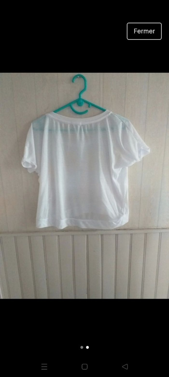 Tee shirt court style crop top - photo numéro 2