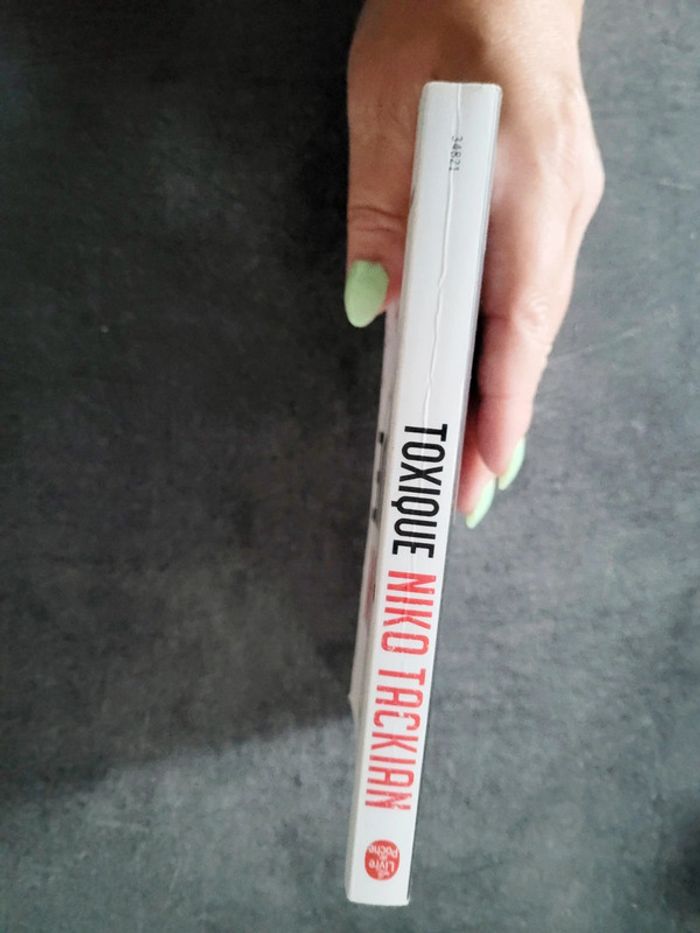 Livre 📖 toxique - photo numéro 3