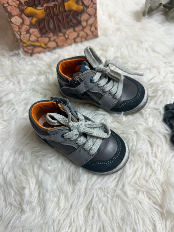 Paire de chaussures bébé Stones and Bones taille 20 - photo numéro 3