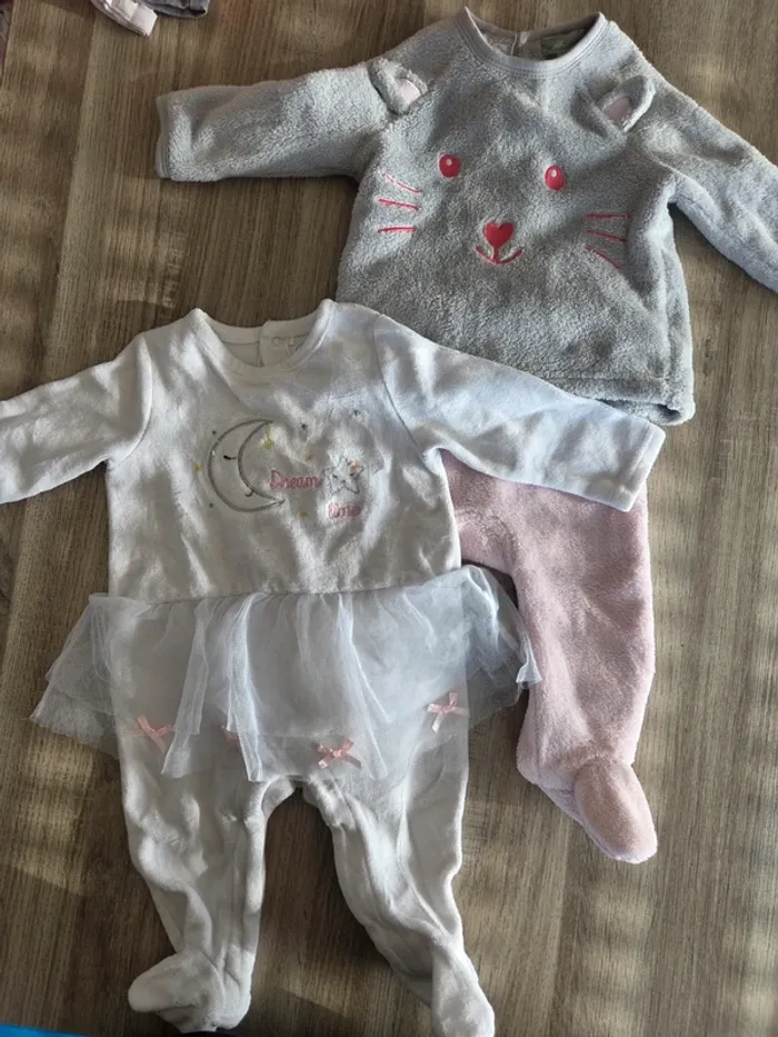 2 pijamas