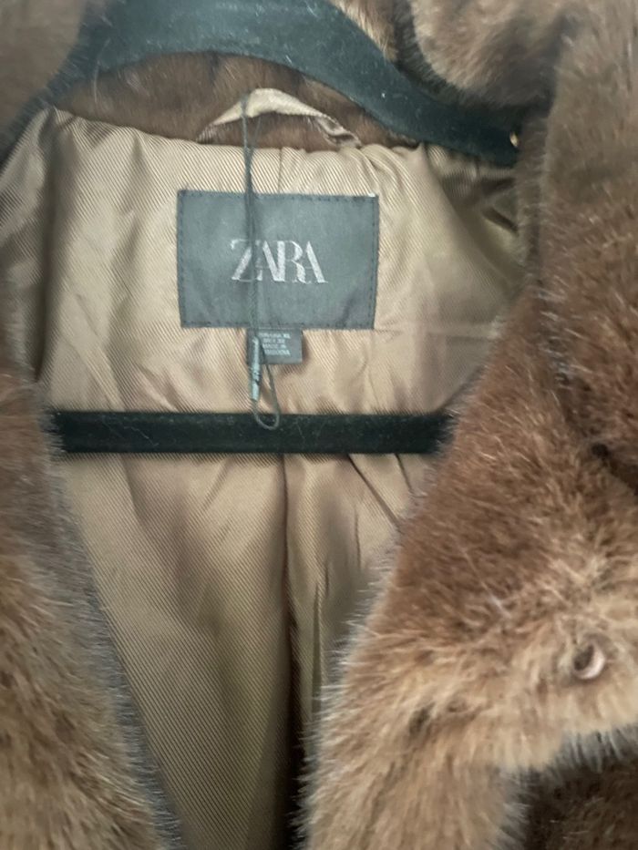 Veste neuve  Zara en fourrure synthétique - photo numéro 2