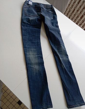 Jean G-Star skinny 3301 taille w27 l32 correspond à un 36