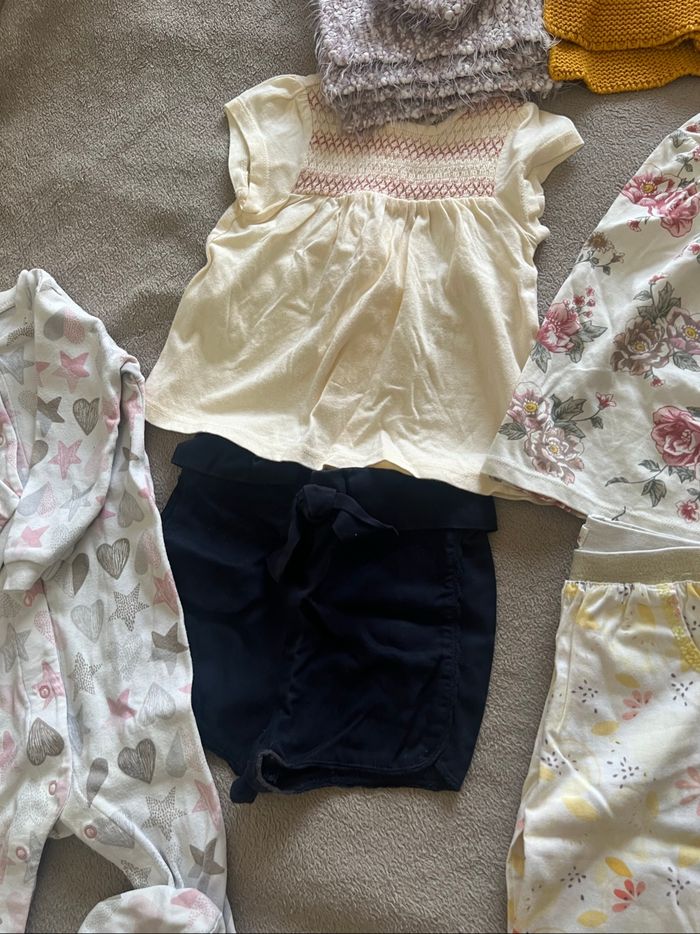 Lot vêtements bébé fille Taille 9 mois - photo numéro 5